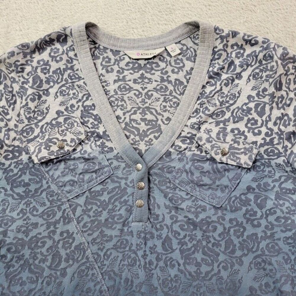 Athleta Blue and Light Gray Patterned V-Neck Pullover